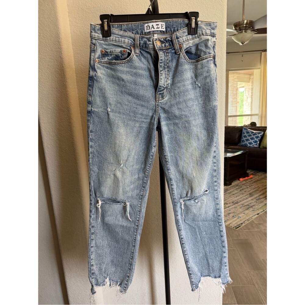 Daze Light Blue Distressed Ankle Jeans 29